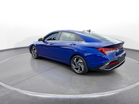 Used 2024 Hyundai Elantra Limited FWD image 6