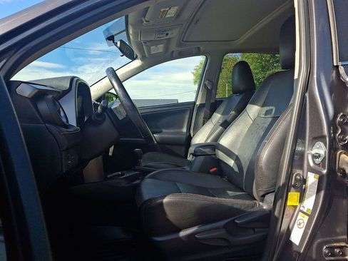 Used 2016 Toyota RAV4 XLE w/ Preferred Accessory Package FWD image 13