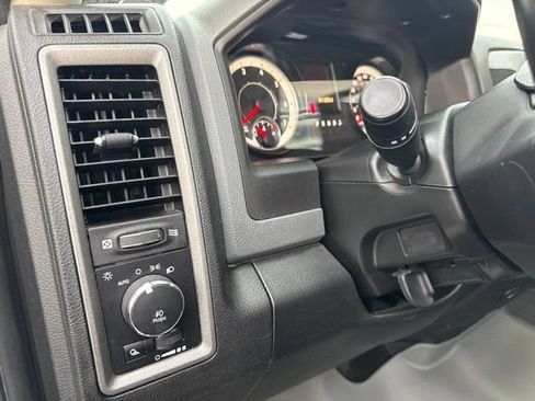 Used 2018 RAM 1500 Express w/ Express Value Package AWD/4WD image 10