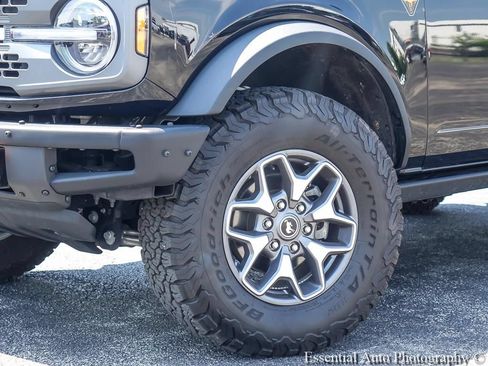 Used 2024 Ford Bronco Badlands AWD/4WD image 5