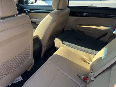 Used 2012 Kia Sorento EX FWD image 6