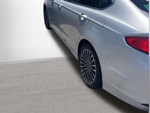 Used 2018 Ford Fusion Titanium FWD image 3