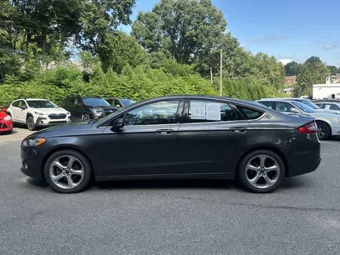 Used 2015 Ford Fusion SE w/ Equipment Group 201A FWD image 2