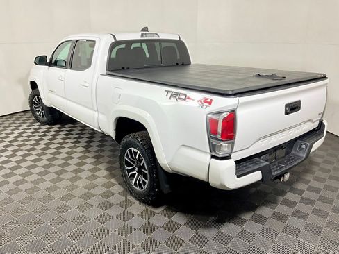 Used 2020 Toyota Tacoma TRD Sport image 12