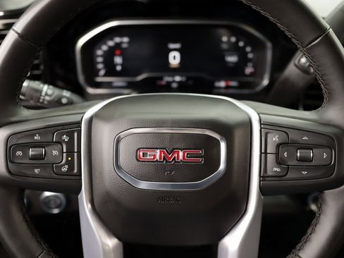 Used 2025 GMC Sierra 1500 SLT image 11