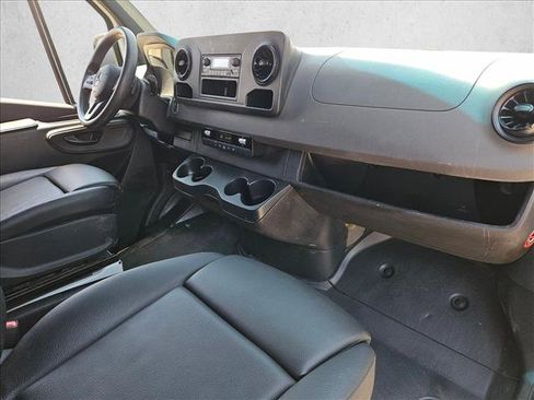 Used 2022 Mercedes-Benz Sprinter 2500 image 20