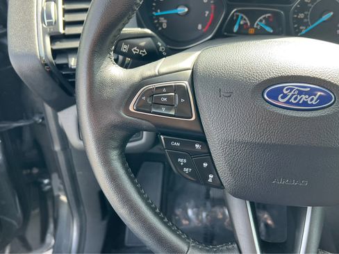 Used 2019 Ford Escape Titanium image 33