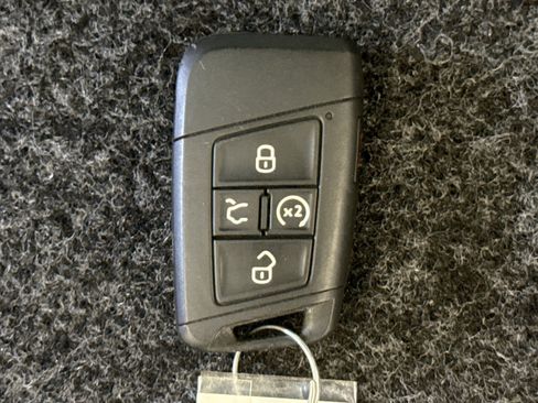 Used 2022 Volkswagen Tiguan SE image 23