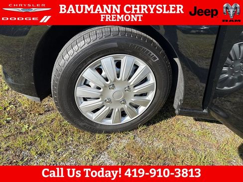 Used 2018 Chevrolet Cruze LS FWD image 25