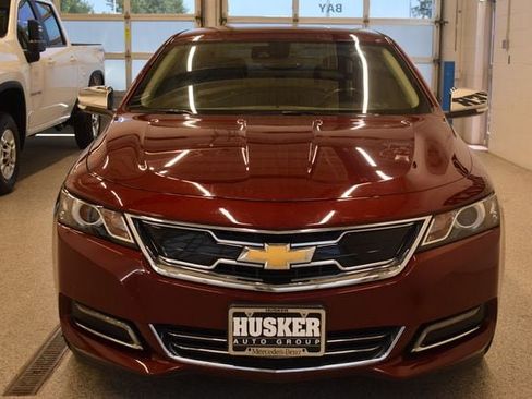 Used 2017 Chevrolet Impala Premier w/ Enhanced Convenience Package FWD image 3