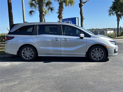New 2026 Honda Odyssey Touring image 2