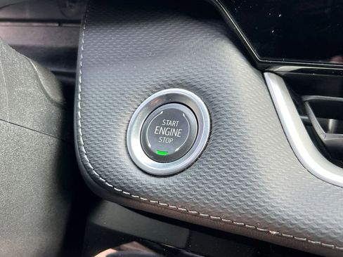 Used 2025 Chevrolet Equinox LT AWD/4WD image 21