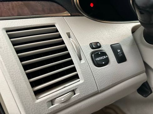 Used 2012 Toyota Avalon Limited image 15