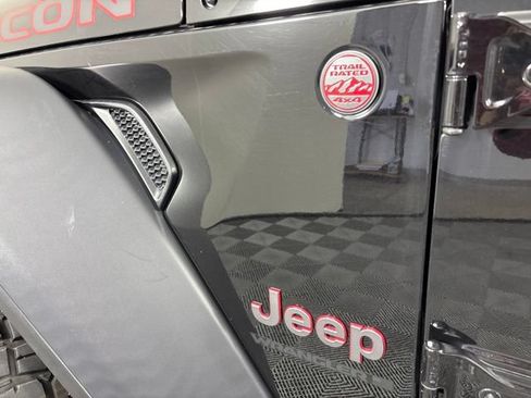 Used 2024 Jeep Wrangler Unlimited Rubicon w/ Technology Group AWD/4WD image 12
