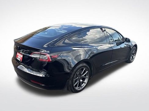 Used 2021 Tesla Model 3 Standard Range Plus RWD image 3