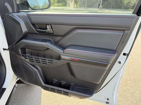 Used 2026 Toyota Tacoma TRD Pro AWD/4WD image 9