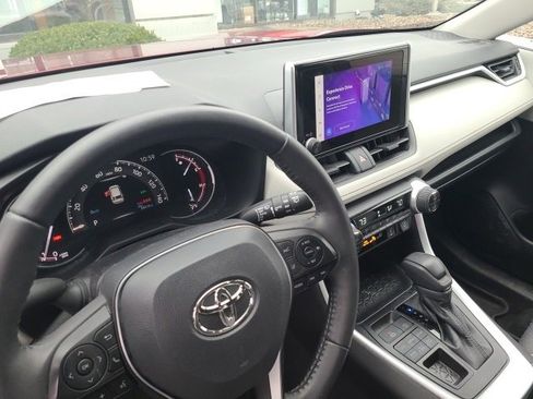 Used 2024 Toyota RAV4 XLE w/ Convenience Package image 8