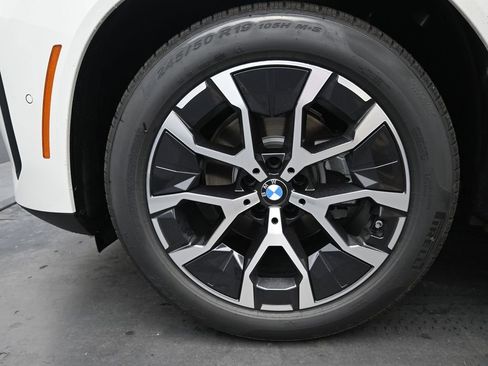 Used 2025 BMW X3 xDrive30i w/ Premium Package image 4