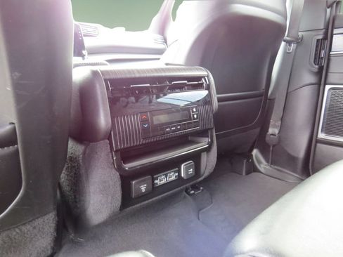 Used 2024 Jeep Wagoneer L Series II w/ Flexible Seating Group AWD/4WD image 16