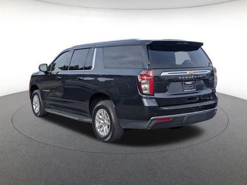 Used 2024 Chevrolet Suburban LT RWD image 5