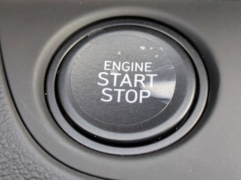 Certified 2025 Hyundai Elantra SEL image 24