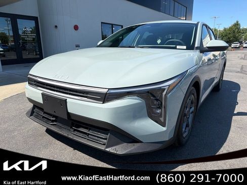 New 2026 Kia K4 FWD image 3