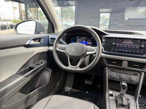 Used 2022 Volkswagen Taos SE w/ Panoramic Sunroof Package image 22
