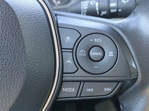 Used 2023 Toyota Corolla Cross LE image 23