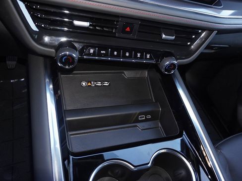 Used 2025 Chevrolet Suburban RST image 20