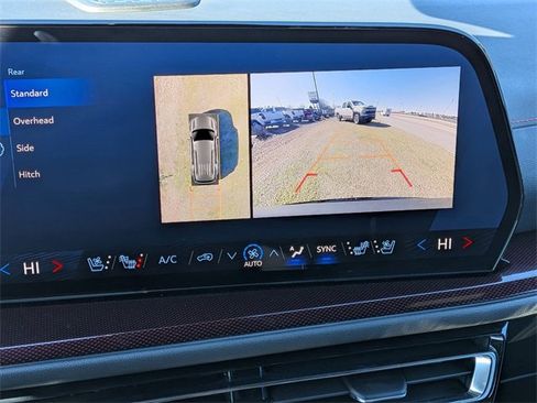 Used 2024 Chevrolet Traverse RS image 25