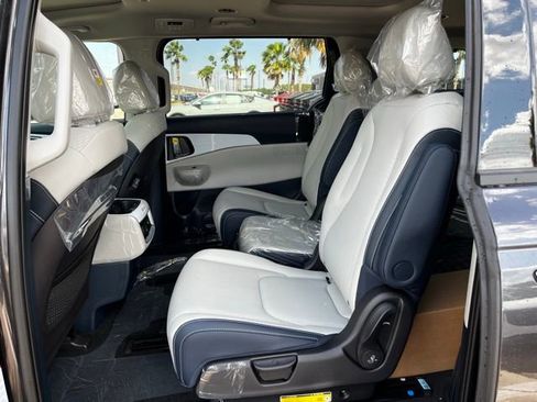 New 2026 Kia Carnival SX Prestige FWD image 19