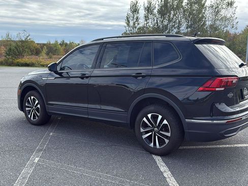 Used 2022 Volkswagen Tiguan S image 9