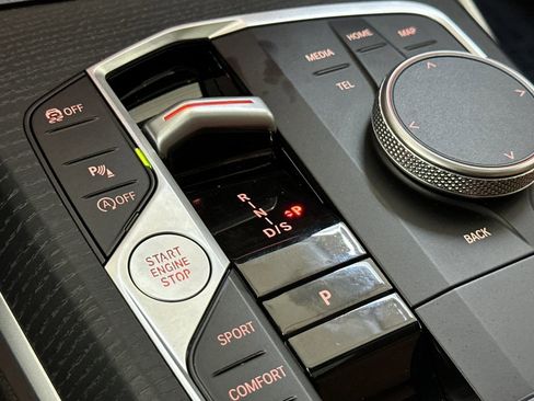 Used 2025 BMW 330i Sedan w/ Convenience Package image 24