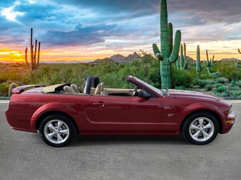 Used 2006 Ford Mustang GT Premium RWD image 2