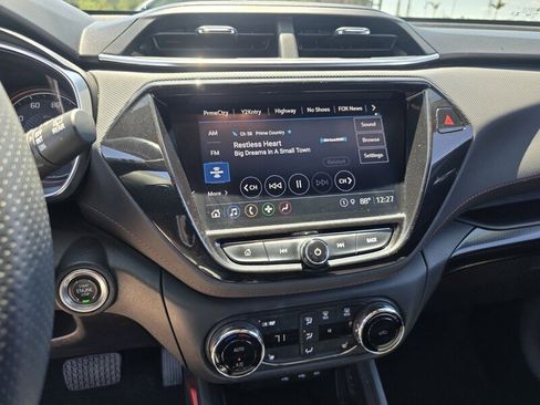 Used 2021 Chevrolet TrailBlazer RS w/ Technology Package FWD image 20