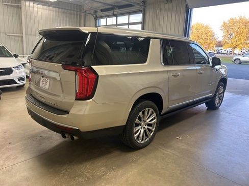 Used 2022 GMC Yukon XL Denali image 5