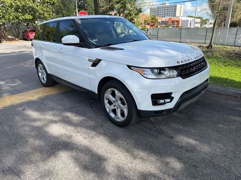Used 2017 Land Rover Range Rover Sport SE image 3