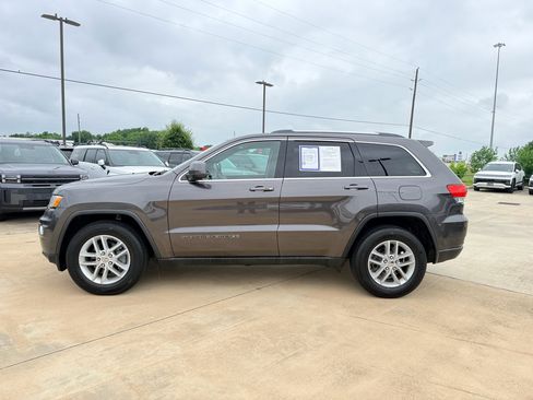 Used 2017 Jeep Grand Cherokee Laredo w/ Quick Order Package 2BE RWD image 8