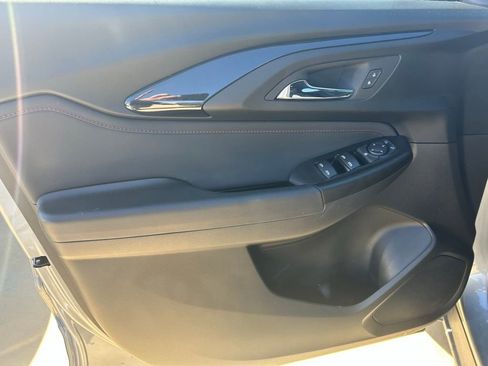 Used 2023 Chevrolet TrailBlazer RS image 3