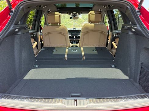 Used 2025 Porsche Macan image 35