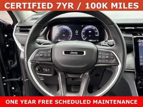 Used 2023 Jeep Grand Cherokee Limited AWD/4WD image 16