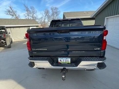 Used 2020 Chevrolet Silverado 1500 LTZ AWD/4WD image 9