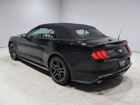 Used 2023 Ford Mustang Premium image 4