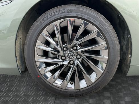 Used 2024 Lexus ES 350 w/ Accessory Package (Z1) FWD image 24