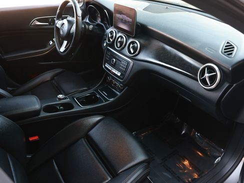 Used 2018 Mercedes-Benz CLA 250 w/ AMG Line Exterior image 19