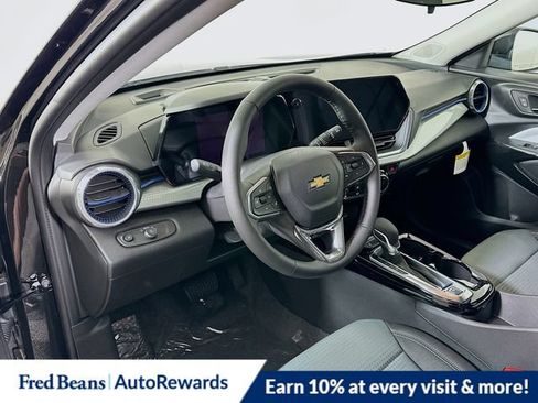 New 2026 Chevrolet Trax LT w/ LT Convenience Package FWD image 7