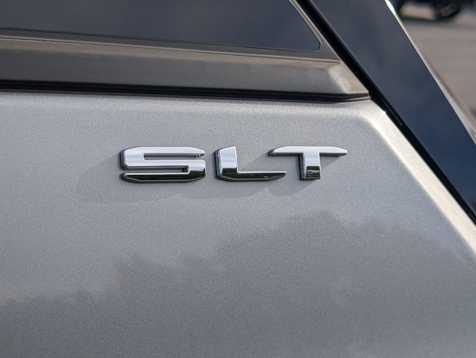 Used 2024 GMC Terrain SLT w/ LPO, Floor Liner Package AWD/4WD image 5