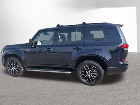 Used 2024 Lexus GX 550 w/ Accessory Package (2T) AWD/4WD image 18