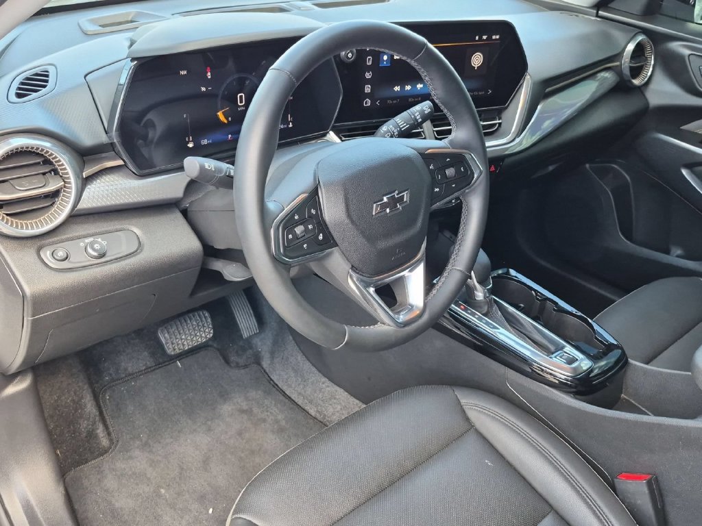 Used 2024 Chevrolet Trax ACTIV w/ Driver Confidence Package FWD image 11
