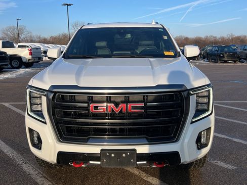 Used 2021 GMC Yukon AT4 w/ AT4 Premium Package image 10